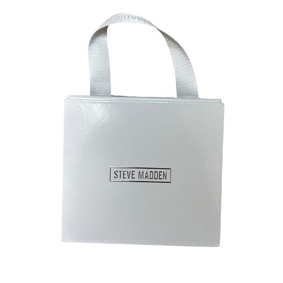 Steve Madden BPipper Zip Around Wristlet NIB Mini Cream Card Case Faux Leather - Picture 2 of 4